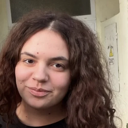 Claudia, din echipa Zardex